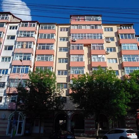 Studio With A View In City Center Τιργκόβιστε Εξωτερικό φωτογραφία