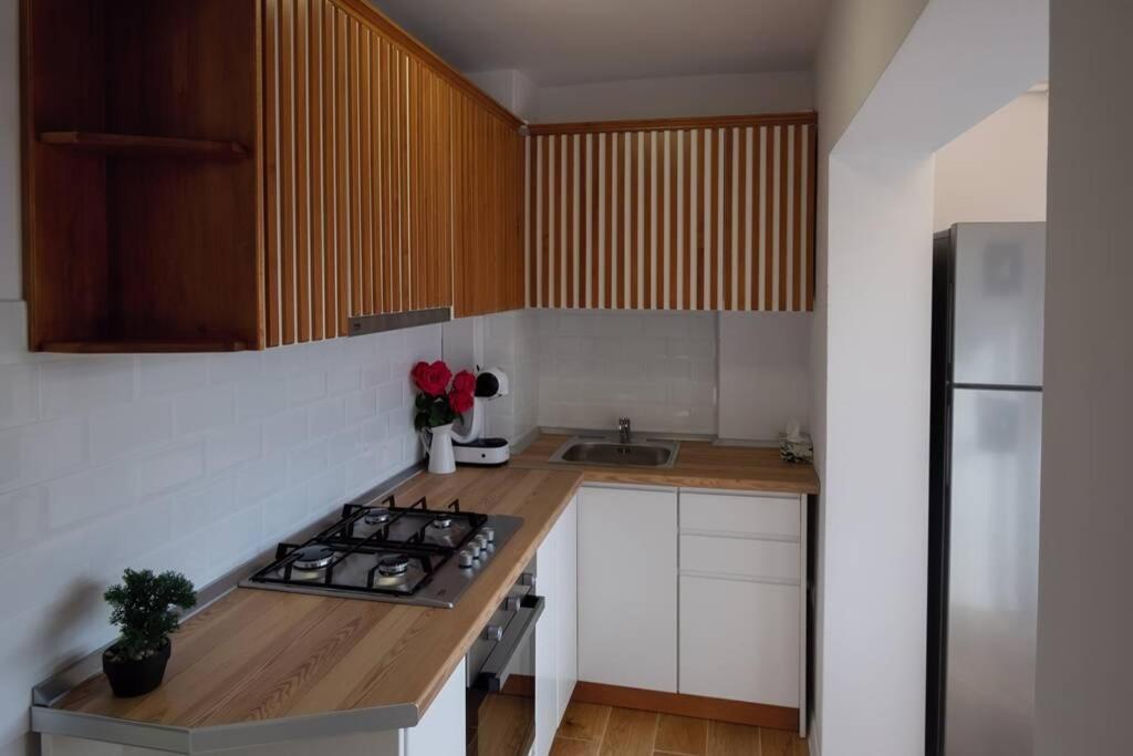 Studio With A View In City Center Τιργκόβιστε Εξωτερικό φωτογραφία